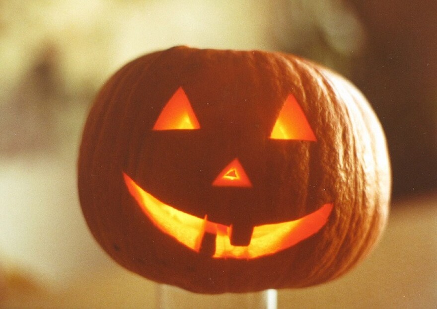 Jack O’ Lantern. Photo by Jeanette S. / Flickr