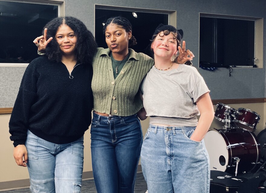 Hxnnah, Melina Marie and Eleanor Dakota in the WYSO performance studio