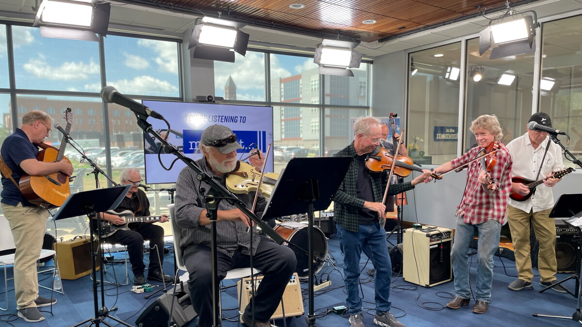 Fiddles & Friends performs live at SDPB's Sioux Falls studio - Vimarsana News