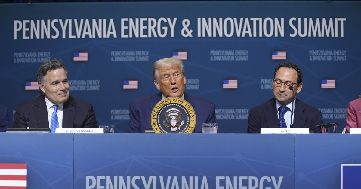 Trump despliega la IA, las inversiones energéticas durante la cumbre en Pittsburgh