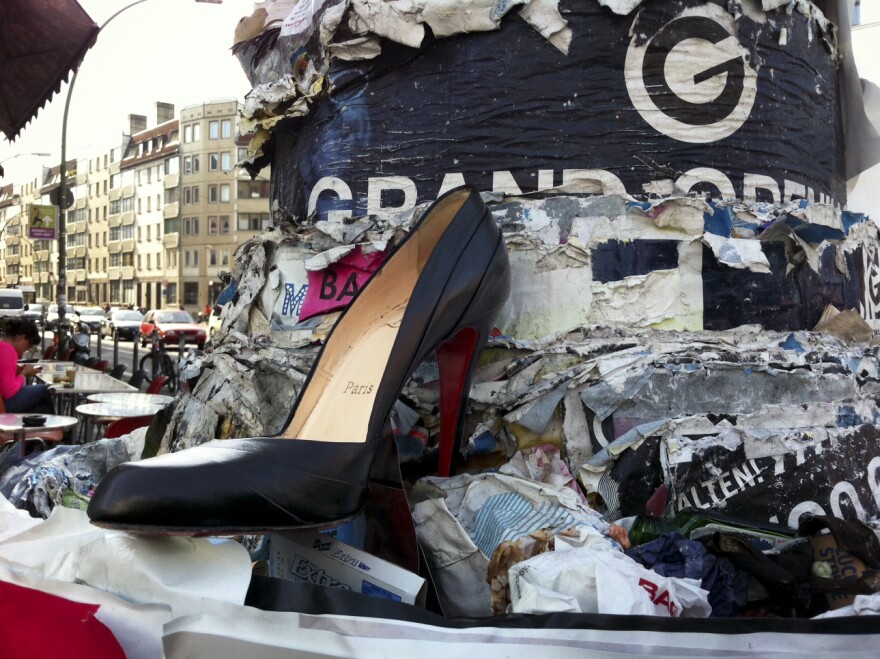 Berlin's lampposts bristle with fliers and notices, and Berliners read them avidly. For one resident, the lamps were a natural place to turn when she lost a beloved shoe.