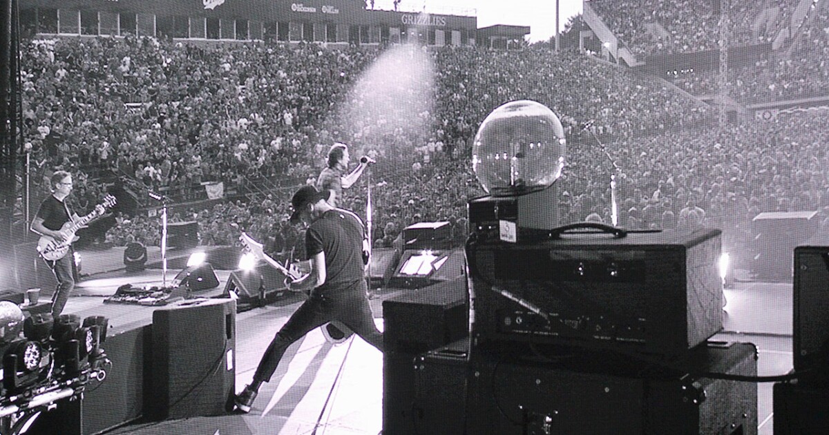 Pearl Jam Rocks Missoula&rsquo;s Grizzly Stadium, Urges Fans To Vote