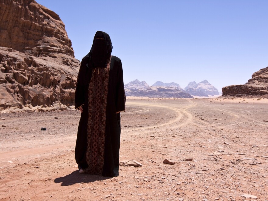 Bedouins stay cool because their robes are so thick.