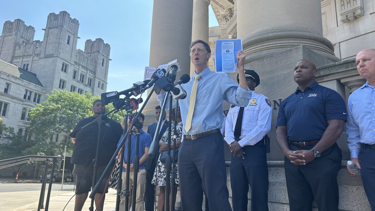 Upset with contract offer, Yale police union hands out 'fear-mongering' flyers - Vimarsana News