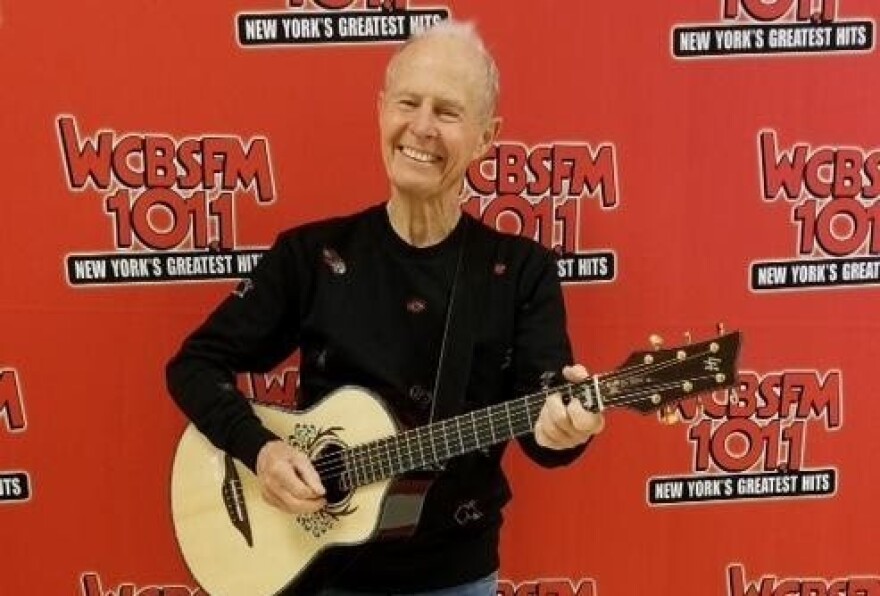 Elmo Shropshire, 84, performed at a charity Christmas concert in December of 2018 at the Blythdale Children’s Hospital in Valhalla, New York, with Rob Thomas and Gavin Degraw.