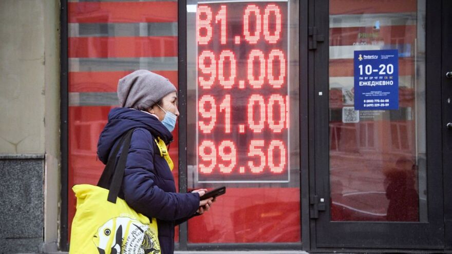 Alexander Nemenov/AFP via Getty Images