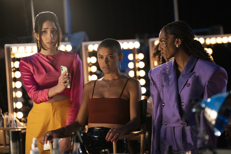 Just, you know, some 16-year-olds hanging out. (Zion Moreno, Jordan Alexander, and Savannah Smith as Luna, Julien and Monet)