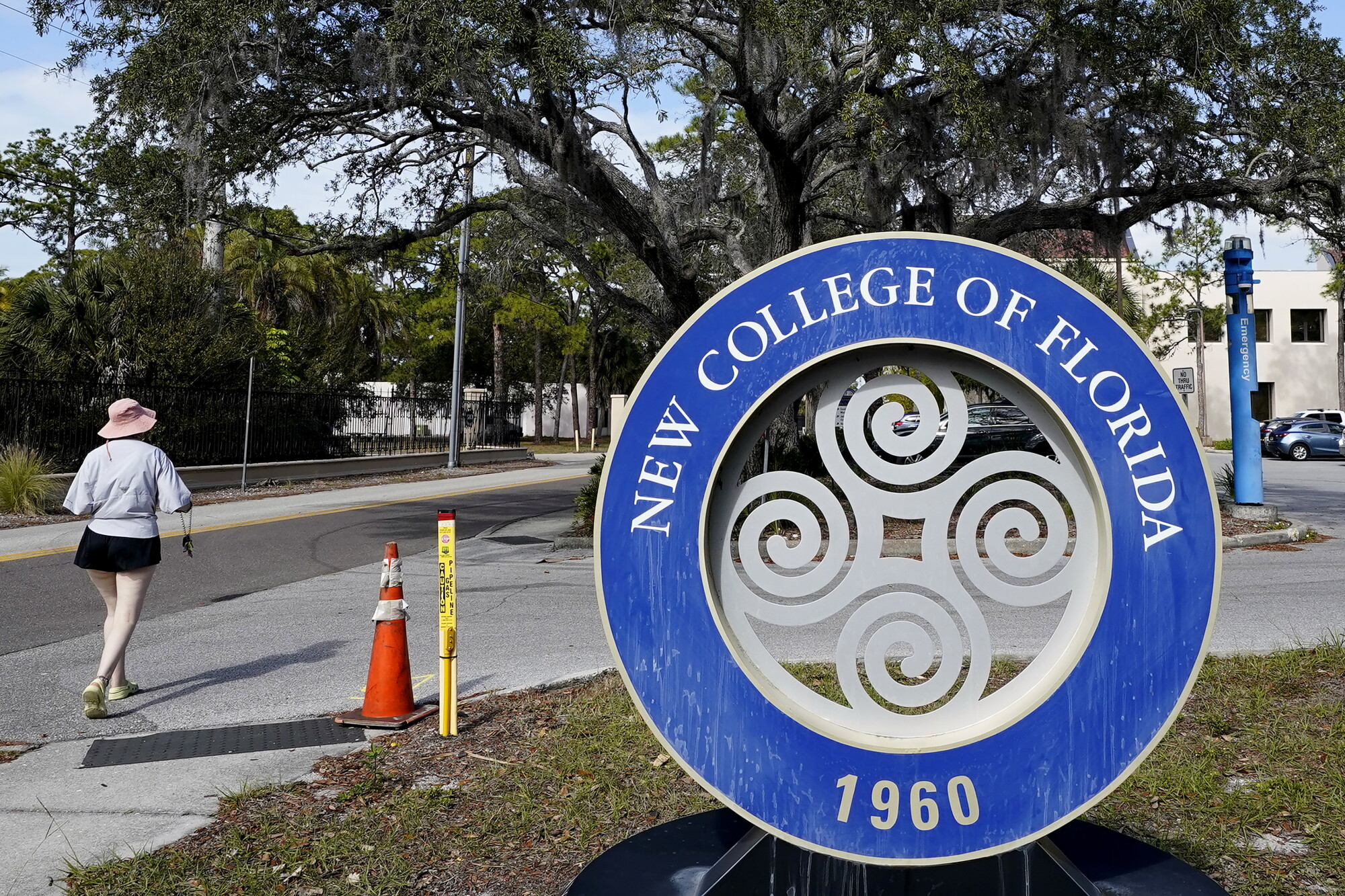 2026 Florida Governor's race, Floridians consider leaving over rising costs, federal shutdown and more episode artwork
