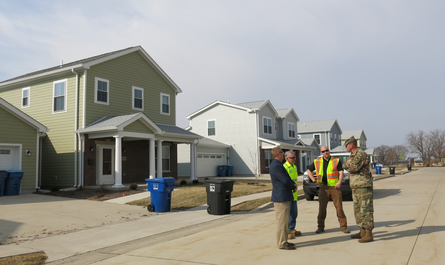 Moline & Rock Island Work with Arsenal Island to Pick Up Garbage Moline & Rock Island Work with Arsenal Island to Pick Up Garbage
