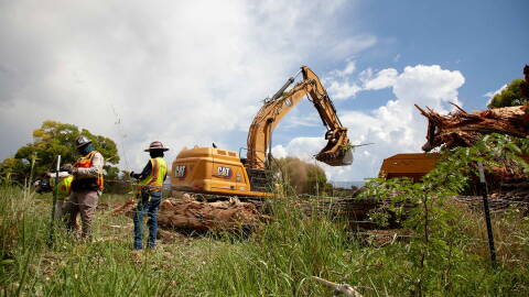 Contractors, Lochiel