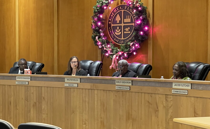 Alachua city commissioners voted on the first reading of the ordinance. Only one of the commissioners, Jackson Youmas, voted no. (Dulce Rodriguez-Escamilla/WUFT News)