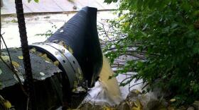The Metropolitan St. Louis Sewer District is building a sewer line and plans to eliminate seven sewage discharge sites in St. Louis County.