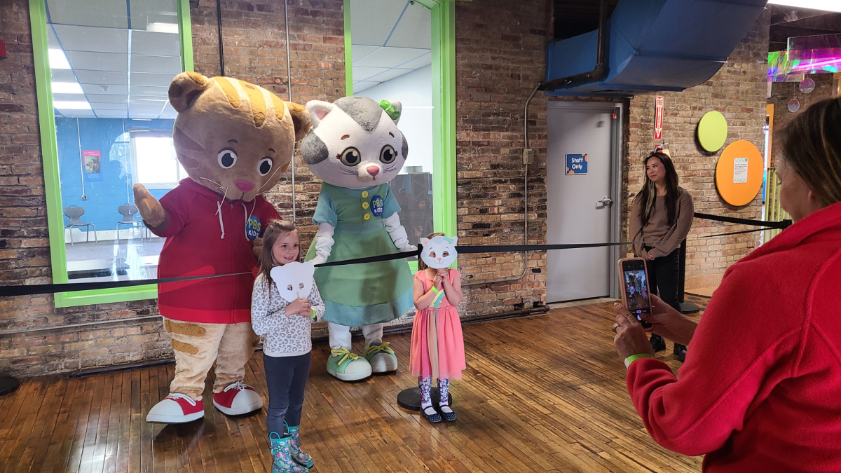 Families celebrate Be My Neighbor Day with WKAR - Vimarsana News
