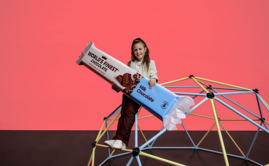 Older sister Makaela De La Garza, 9, sold 40 boxes' worth of World's Finest Chocolate candy bars to be featured in the brand's "Let Them Reign" campaign.