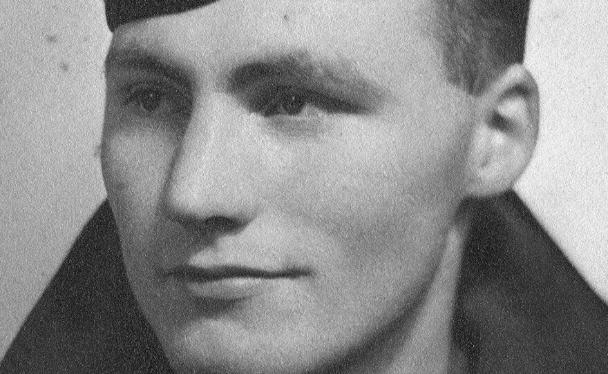 John Bain, shown above in 1940, is one of the men Glass profiles in <em>The Deserters</em>.