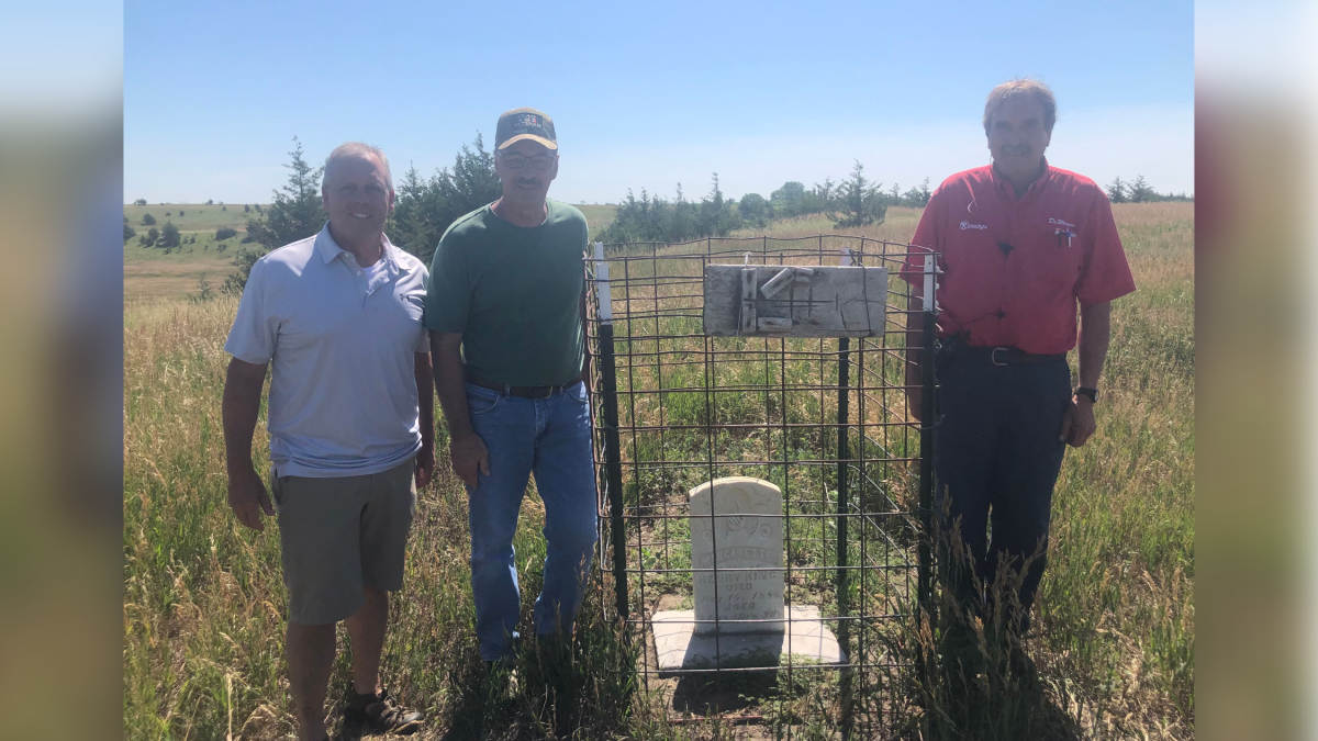 Parkston Friends Honor Long Forgotten Grave - Vimarsana News