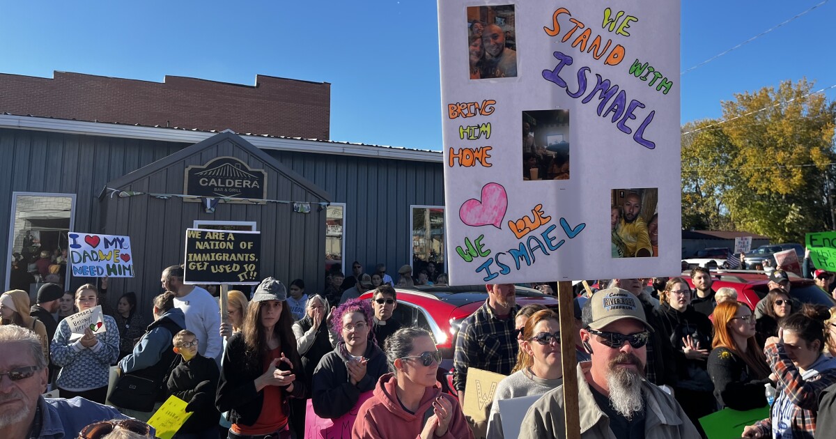 Staunton restaurant owner’s detention sparks probe into Duckworth's staffer