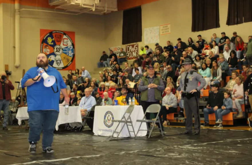 Mayor Trent Conaway at a community meeting in East Palestine.