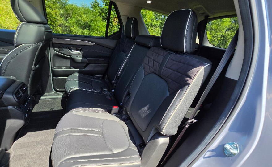 2026 Honda Pilot AWD Elite row 2