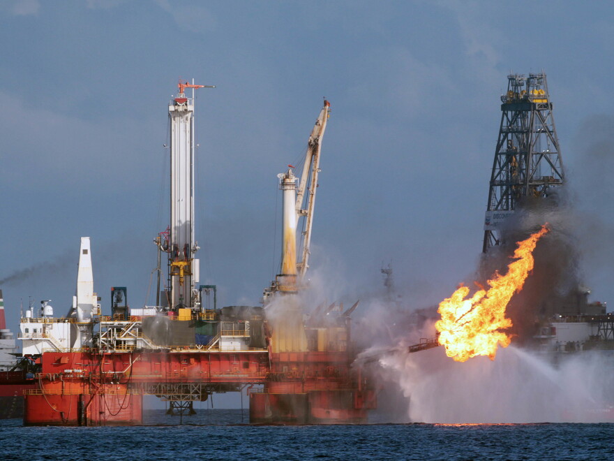 Macondo Rig Fire Trump Administration Moves To Roll Back Offshore Drilling Safety ...