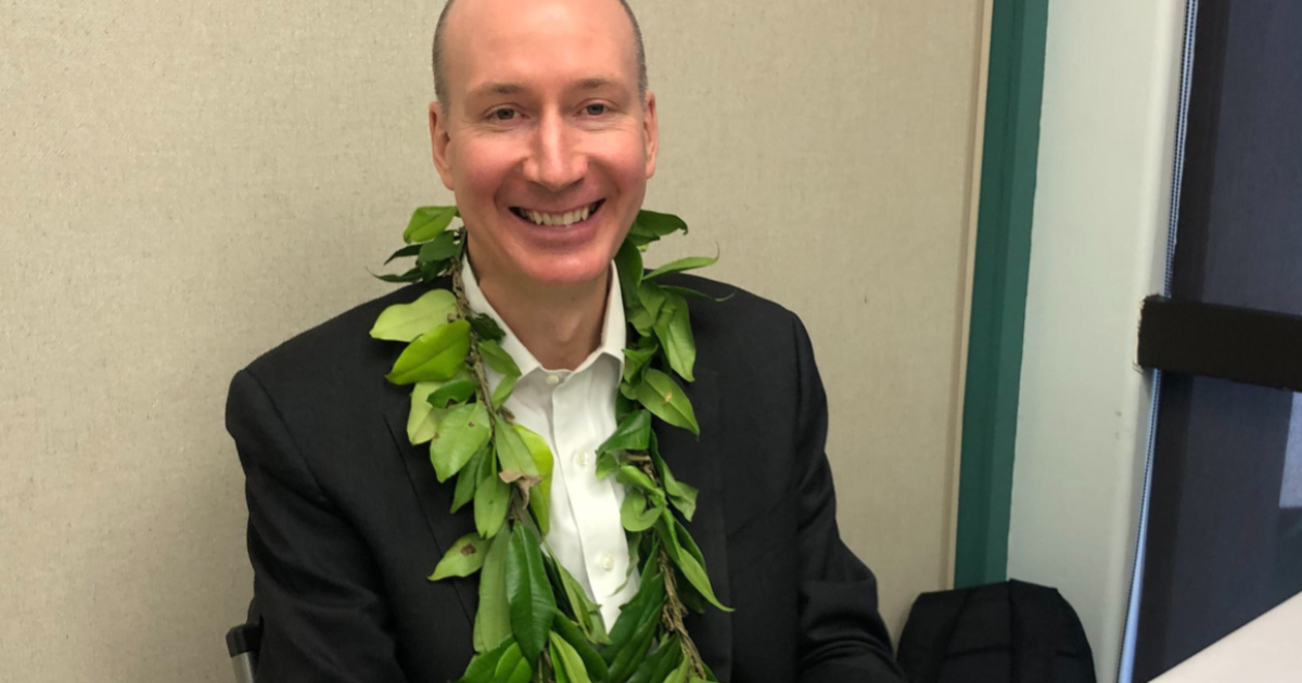 Ulusal enerji şefi Hawaii’yi ziyaret etti, ‘gerçek dünya’ iklim eylemi çağrısında bulundu