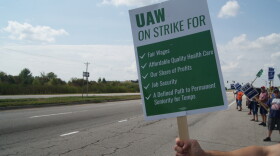 UAW Local 2209 members and supporters picket outside General Motors Fort Wayne Assembly plant Fall 2019.