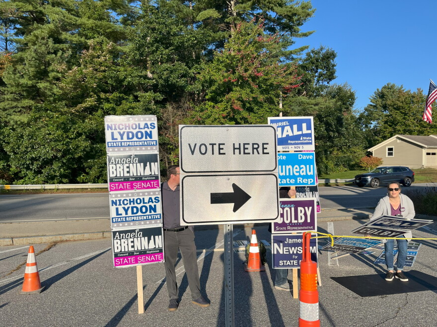 Sign holders & signs in Bow
