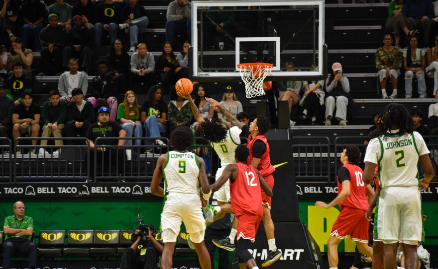 Oregon forward Tajh Ariza attempts a contested layup in an exhibition game against Seattle U on Oct. 15, 2026. Oregon lost the game 71-65.
