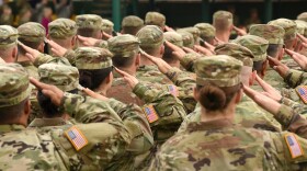 US soldiers giving salute