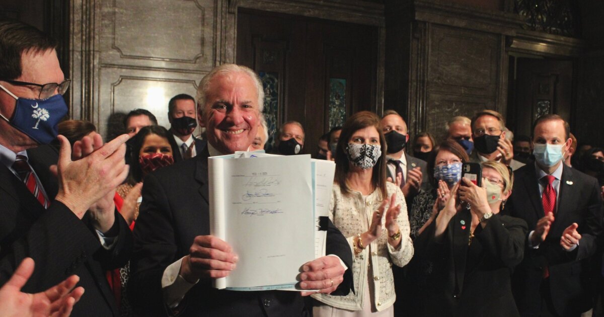 Sc Governor Signs Abortion Ban Planned Parenthood Sues Wfae 90 7 Charlotte S Npr News Source