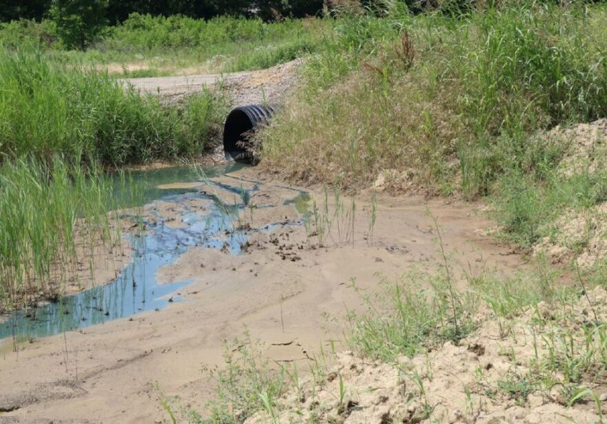 coal-ash-uncovered-leachate.jpg