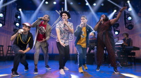 Lin-Manuel Miranda, Utkarsh Ambudkar, Anthony Veneziale, Chris Sullivan, Aneesa Folds, Ian Weinberger (on keyboard back), and Arthur Lewis (on keyboard) in "Freestyle Love Supreme." (Photo by Joan Marcus) 