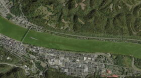An aerial photo of the 2015 algal bloom outbreak on the Ohio River.
