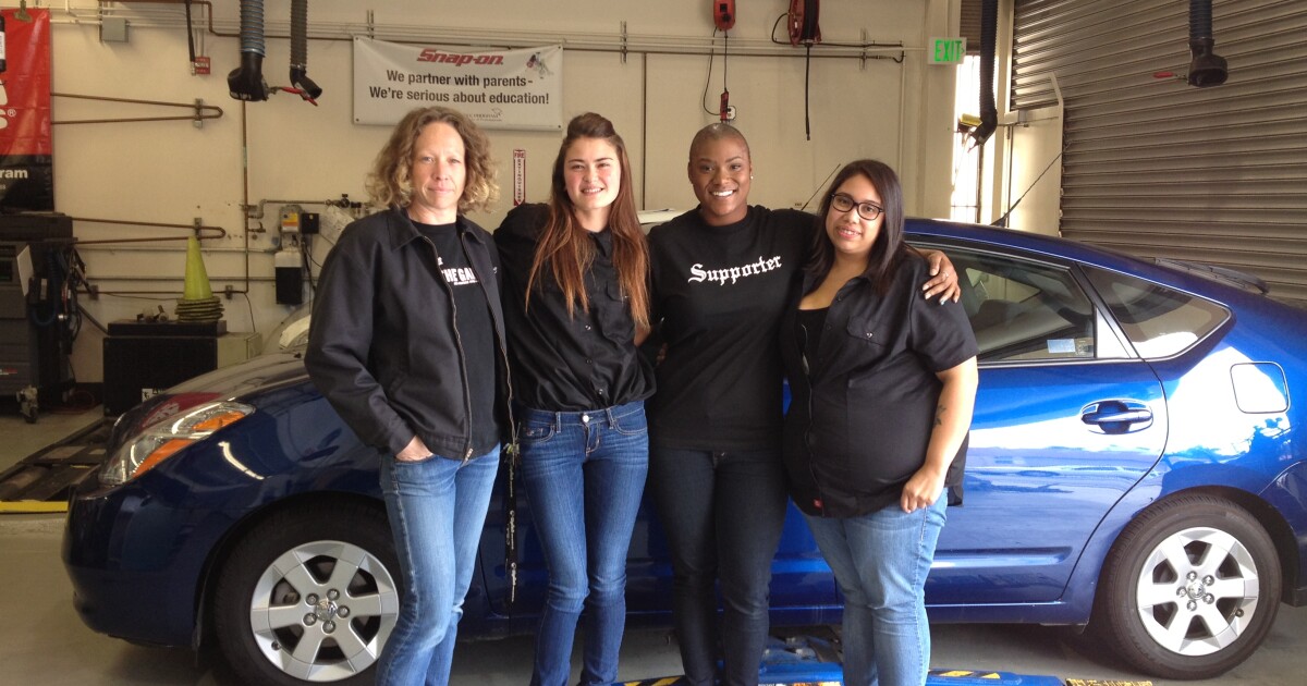 Heart Wrenchers Auto Club takes women beyond the driver’s seat KALW