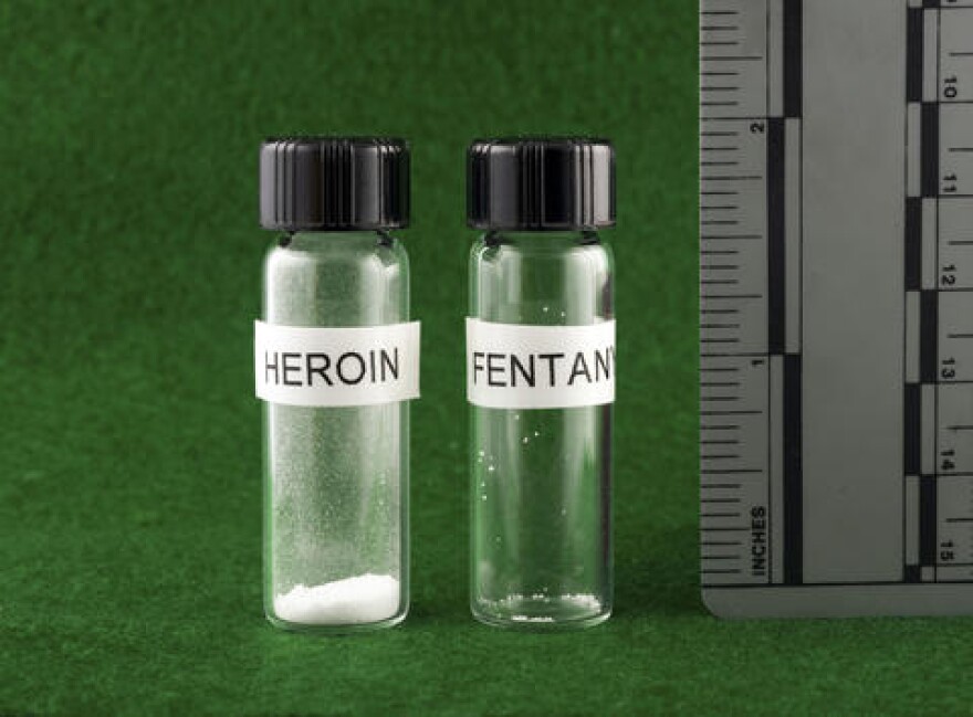 A lethal dose of heroin compared to a lethal dose of fentanyl. This is just an illustrationthe substance actually shown in this photo is an artificial sweetener.