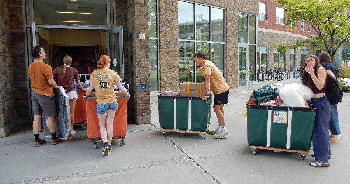 Students begin moving into dorms at the University of Vermont