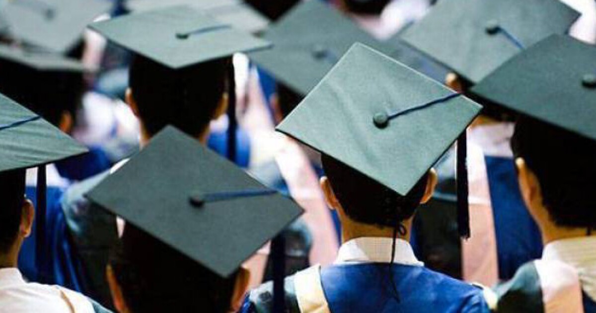 Bill targeting low-earning college degrees clears Indiana Legislature