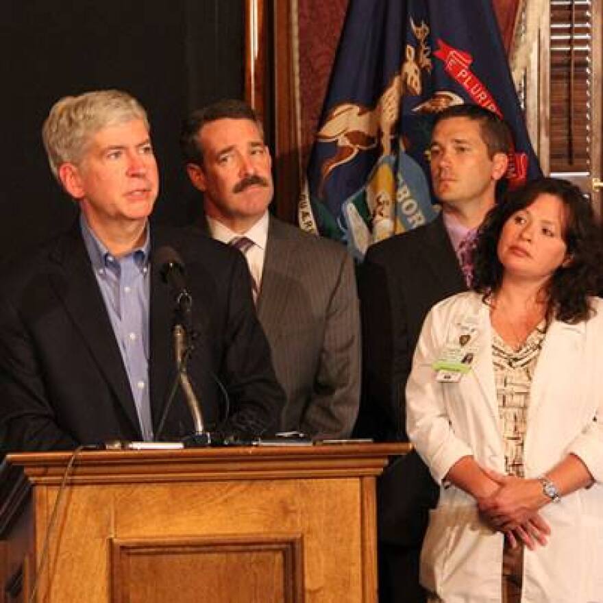 governor snyder at podium 