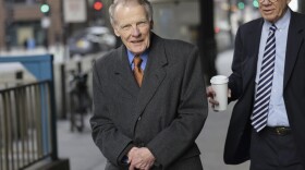 Former Illinois House Speaker Michael Madigan enters the Dirksen Federal Courthouse.