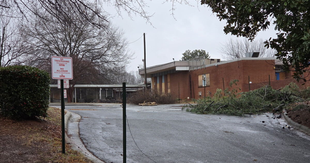 Vacant Smith Middle School building still worries nearby parents