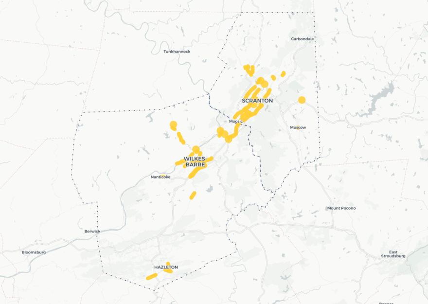 This screenshot shows areas in Lackawanna and Luzerne counties identified as key traffic congestion locations as part of a report prepared for the Lackawanna-Luzerne Transportation Study Metropolitan Planning Organization (MPO) by Michael Baker International of Harrisburg. Data analysis performed as part of the process identified 45 locations (21 in Lackawanna County and 24 in Luzerne County) as priorities for congestion management. An interactive map can be found at https://tmp-map.s3.amazonaws.com/lltsmpo/lackawanna-luzerne-corridor-summary.html.