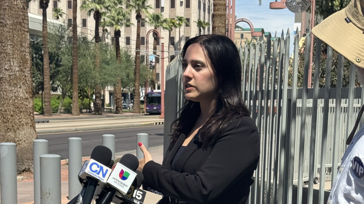 Rep. Ansari pays surprise visit to Phoenix ICE field office following reports of long detentions