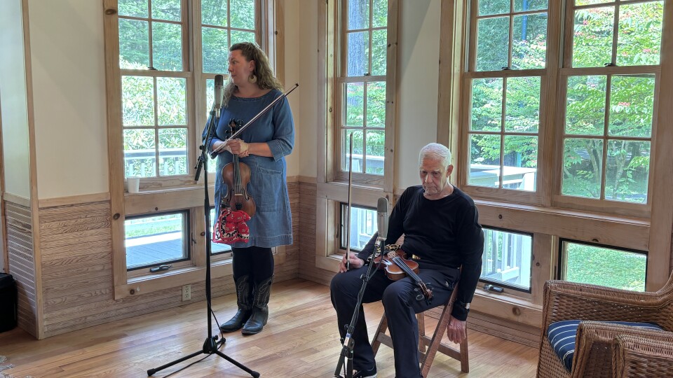 Fiddlers John and Ida Mae Specker join The Fabulous 413 for a special broadcast for Tanglewood on Parade.