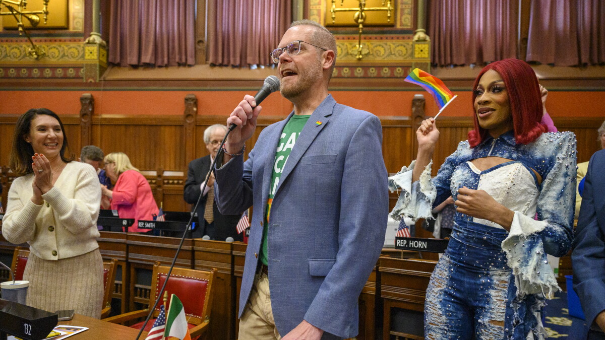 CT lawmakers and drag queens gather to raise the LGBTQ flag to kick off Pride Month - Vimarsana News