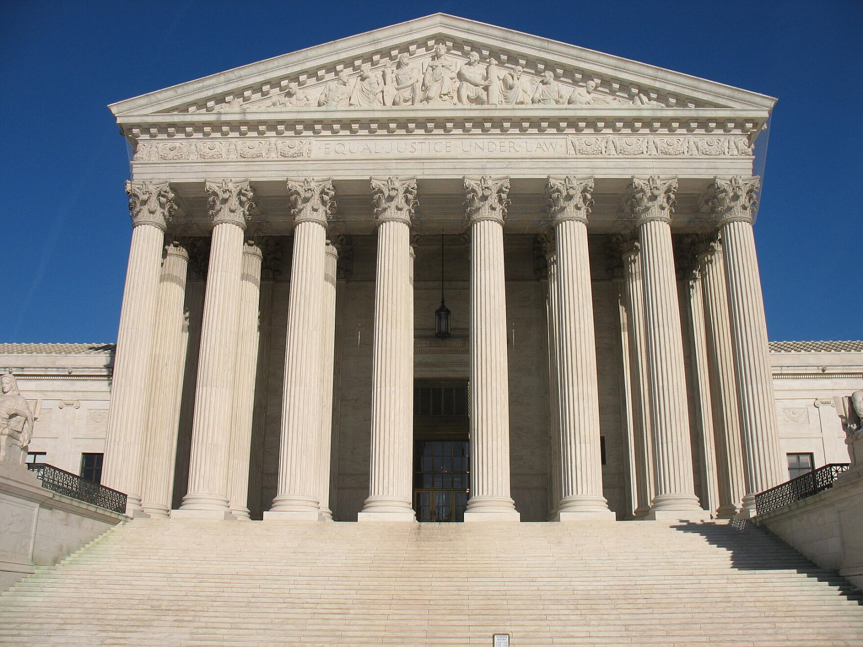 Supreme Court blocks California’s ban on outing transgender students | KALW