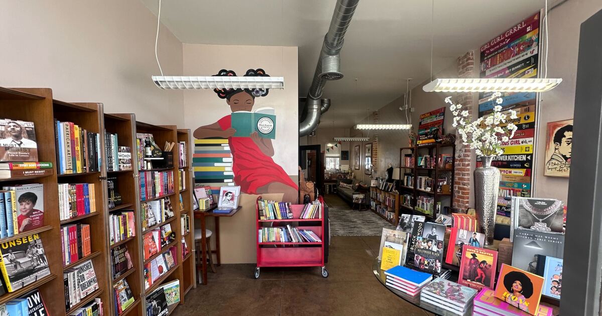 April marks Tampa Bay's area book crawl. Here's how to participate