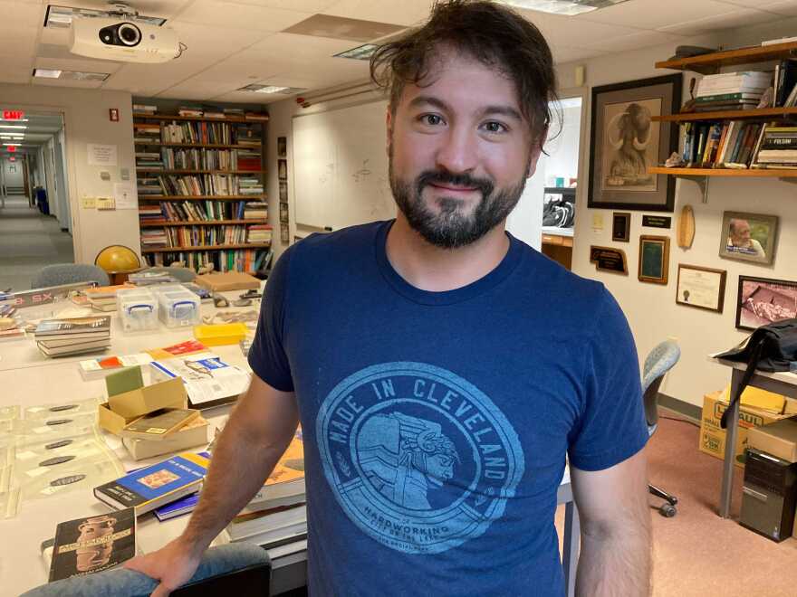  Kent State University anthropologist Metin Eren is a master flint knapper, which helps him analyze the styles of artifacts. He says the tools in the Nelson cache were made quickly and mostly unfinished, cached for later use and never retrieved.