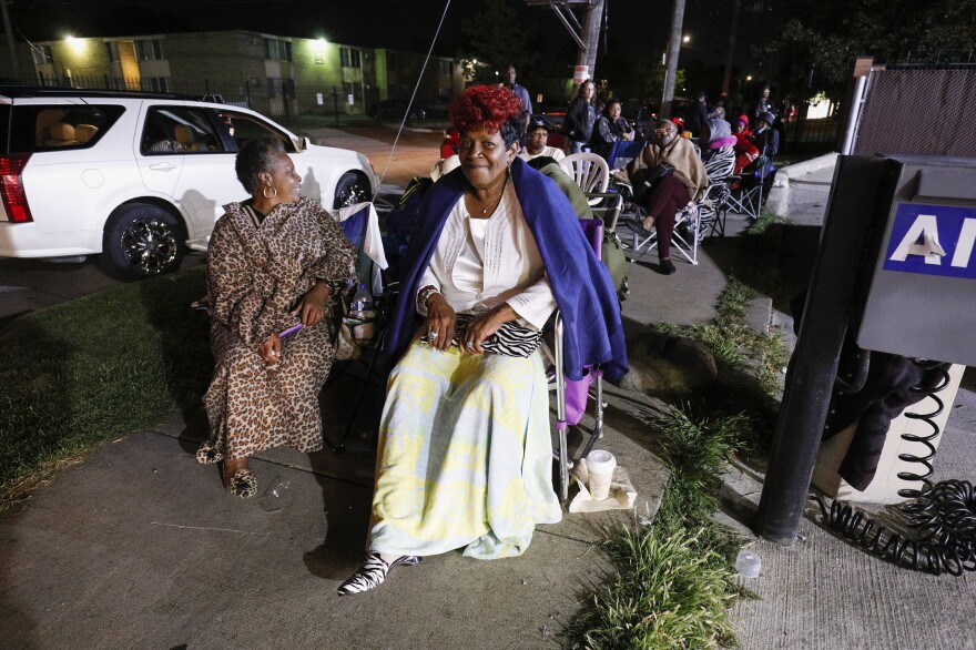 Aretha Franklin fans line up outside Greater Grace Temple at 2:30 a.m., hoping to be one of the thousand members of the general public allowed in to the singer's funeral.