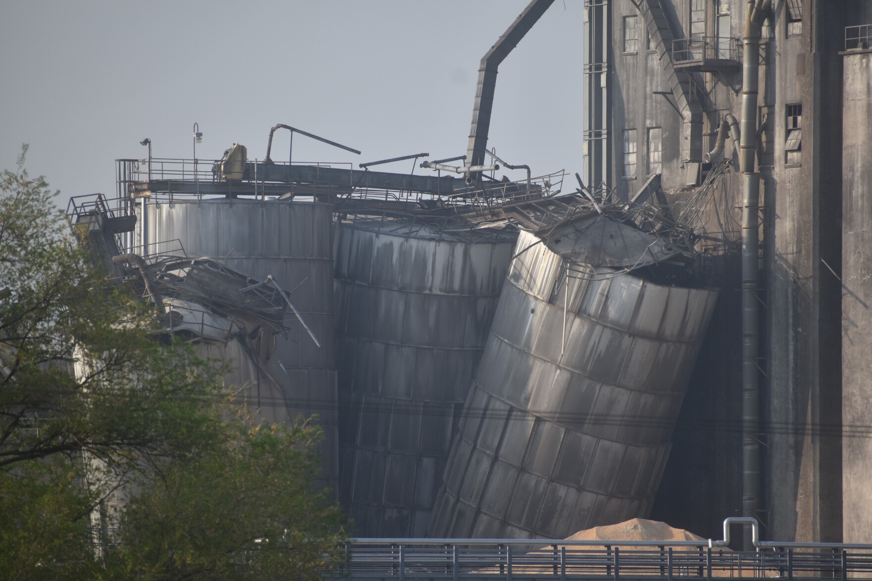Grain bin explodes at BioUrja ethanol plant WCBU Peoria