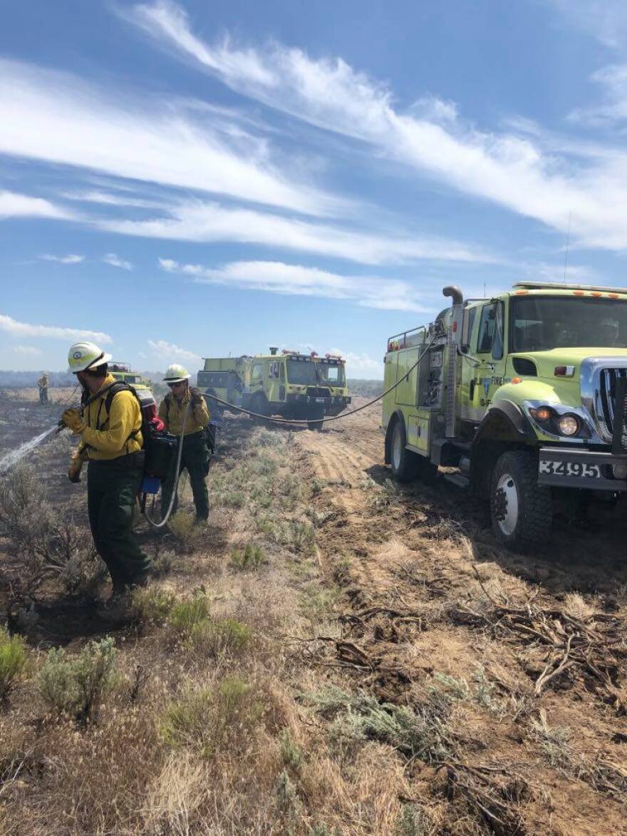 #HowePeakFire 6,621 acres 60% contained. Full containment expected 7/4/2020 evening. #SageJunctionFire 117 acres 80% contained. Full containment expected 7/3/2020 10pm. 7.3.2020 PM Update: http://idahofireinfo.com/2020/07/howe-peak-fire-sage-junction-fire.html?spref=tw… #BLMIFDFire